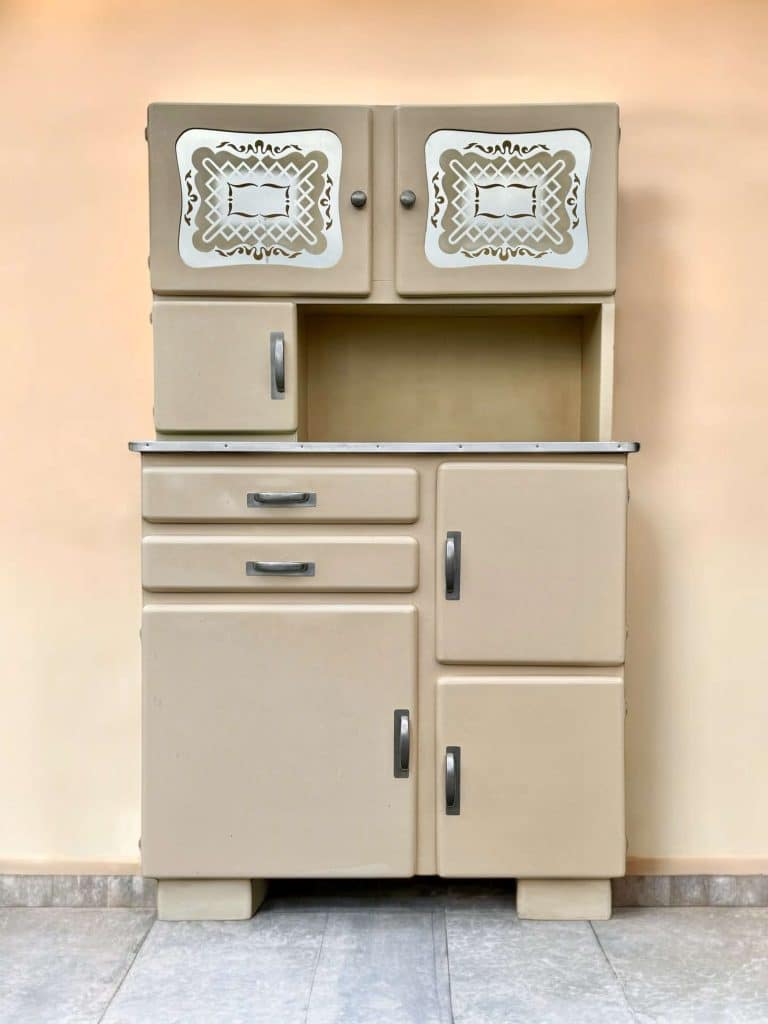 Ancien buffet pour poupée - Antiquités