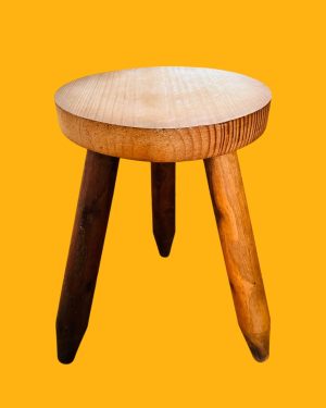 Ancien tabouret tripode