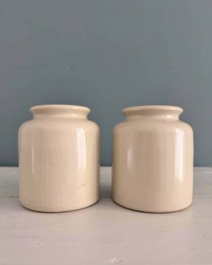 Petits pots en grès vernissé