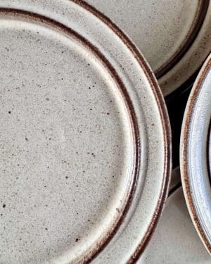 6 assiettes en grès scandinave