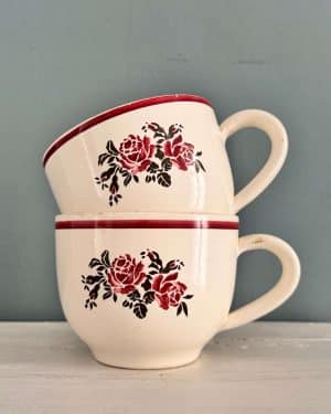 Deux grandes tasses vintage en faïence de Badonviller