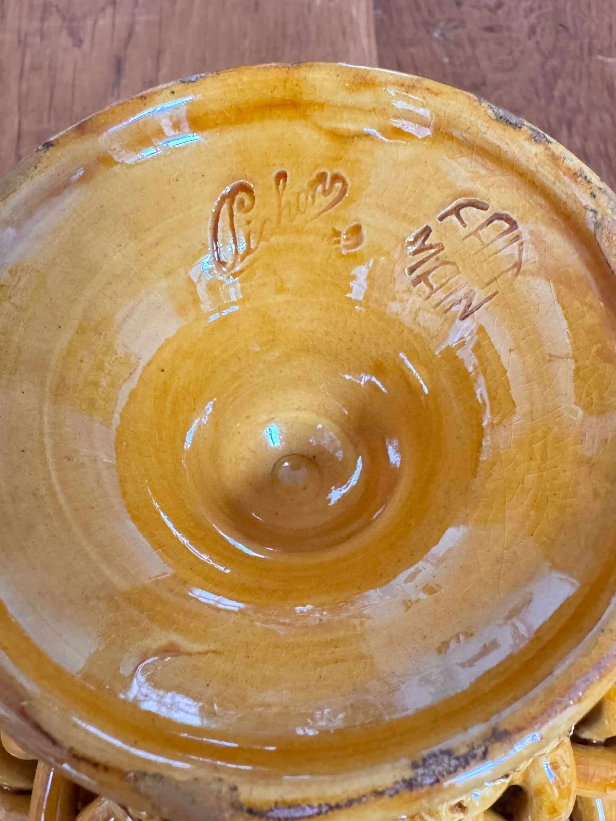Corbeille tressée sur pied, Maison Pichon Uzès