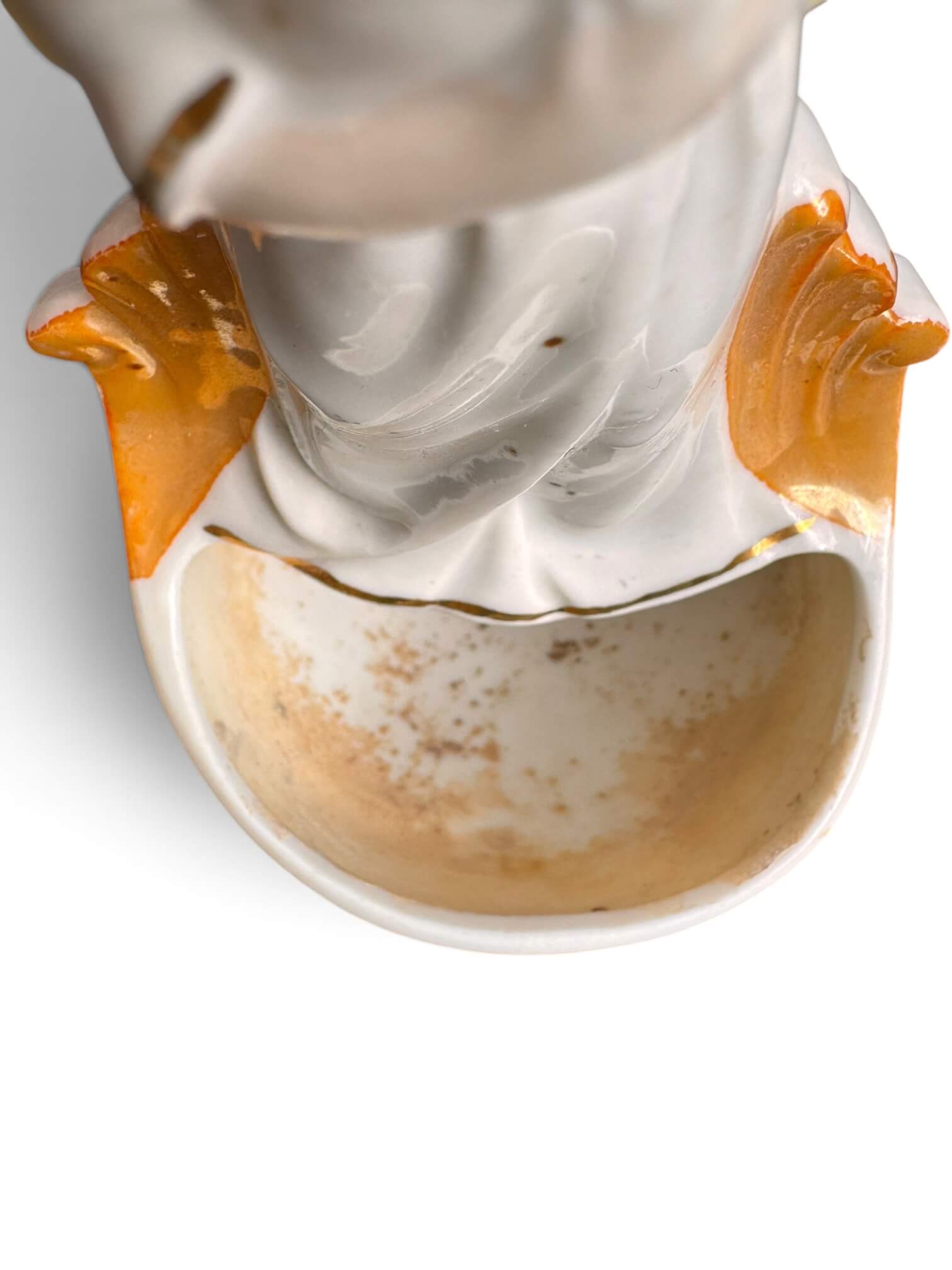 Ancien bénitier en porcelaine