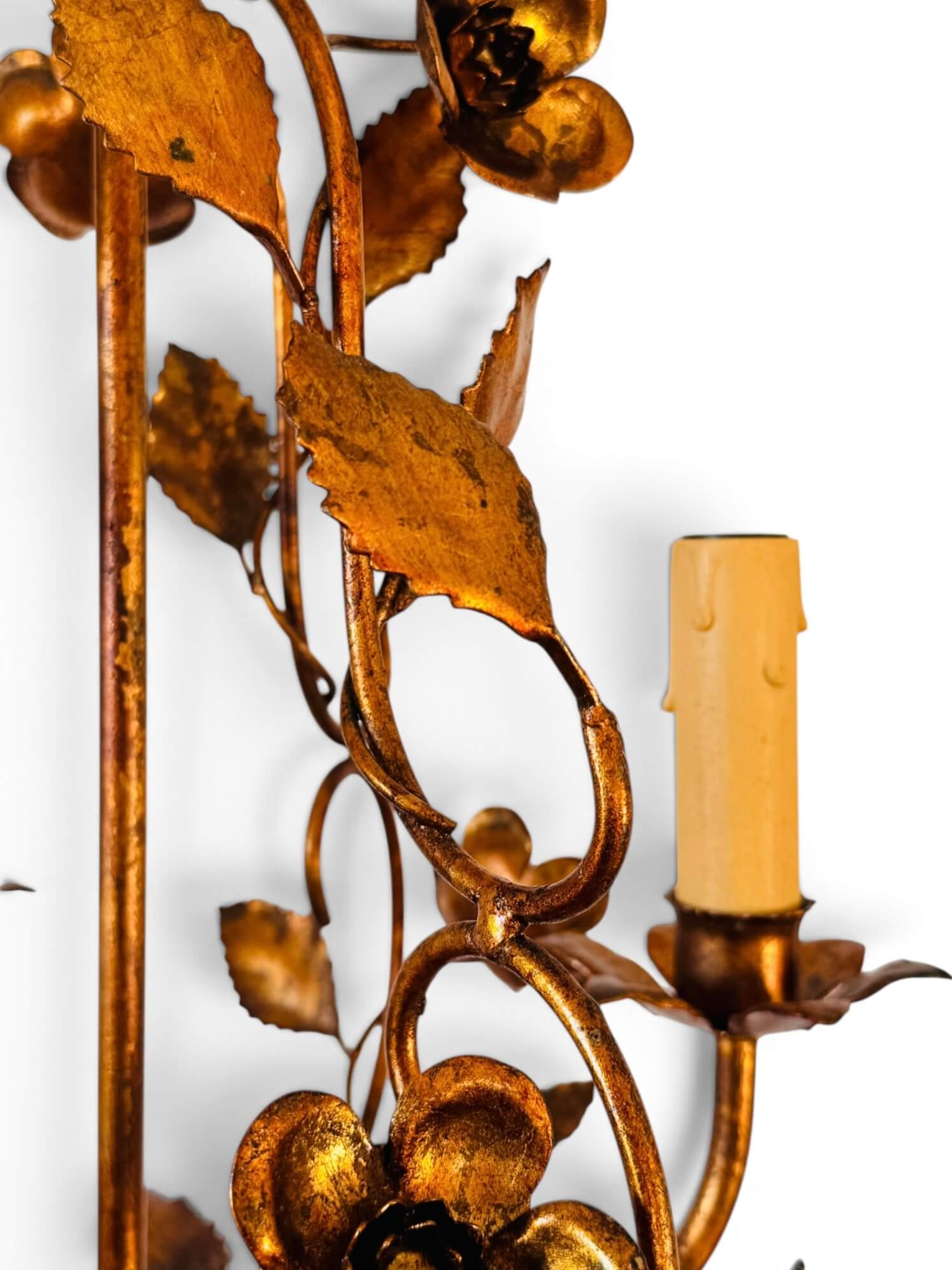 Ancien lustre en métal doré