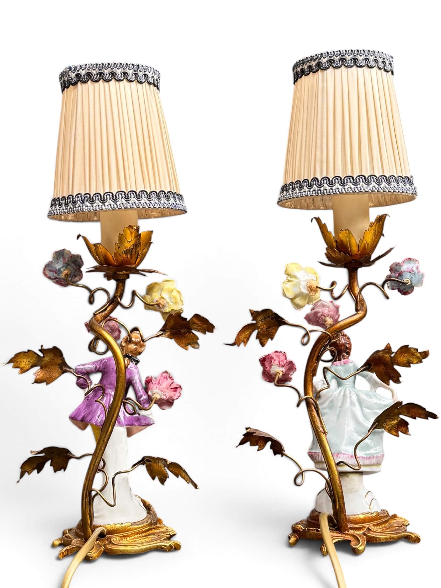 Paire de lampes de chevet en porcelaine et laiton doré