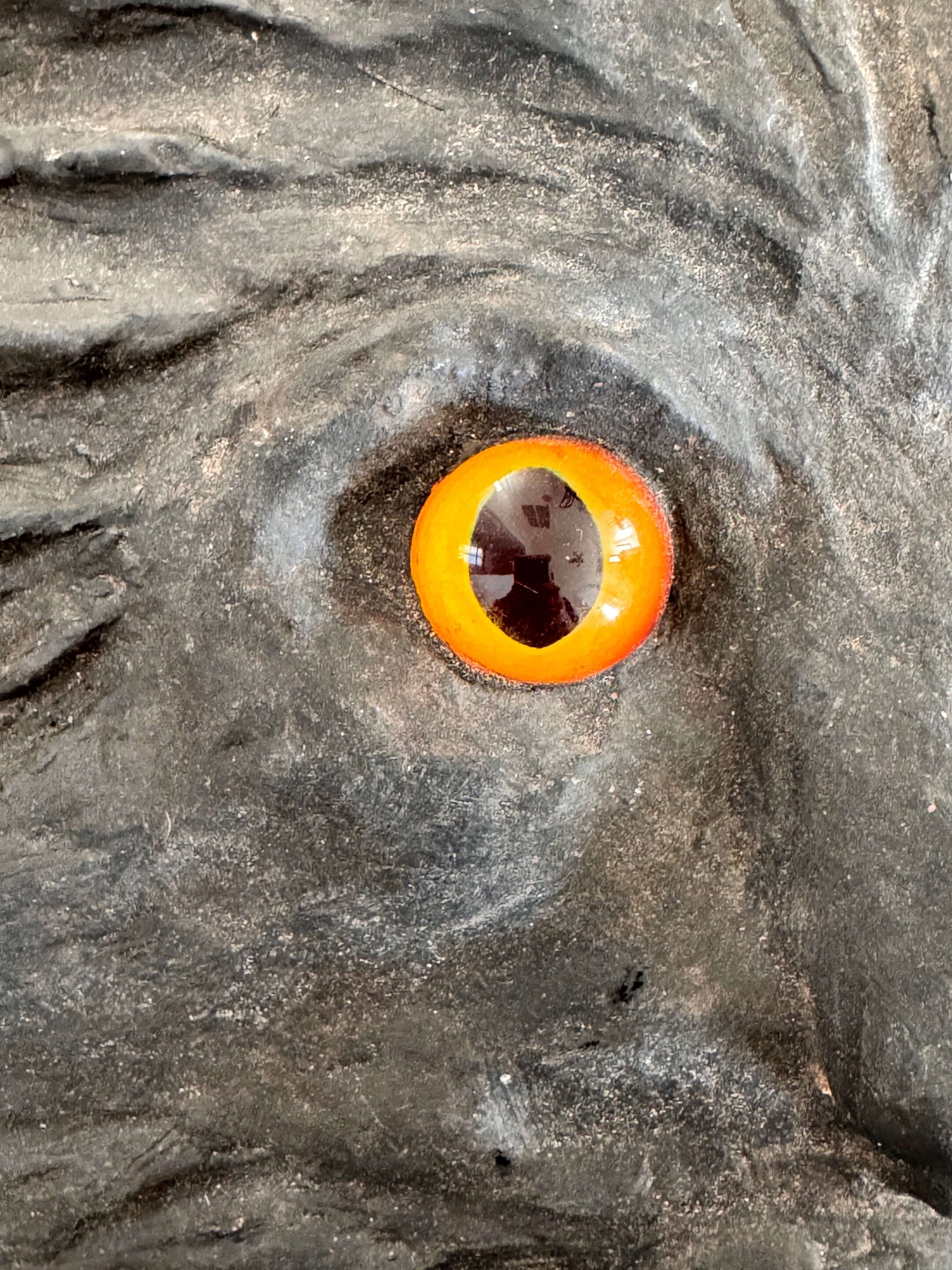 Le Chat Noir, sculpture en relief d'après Eugène Grasset