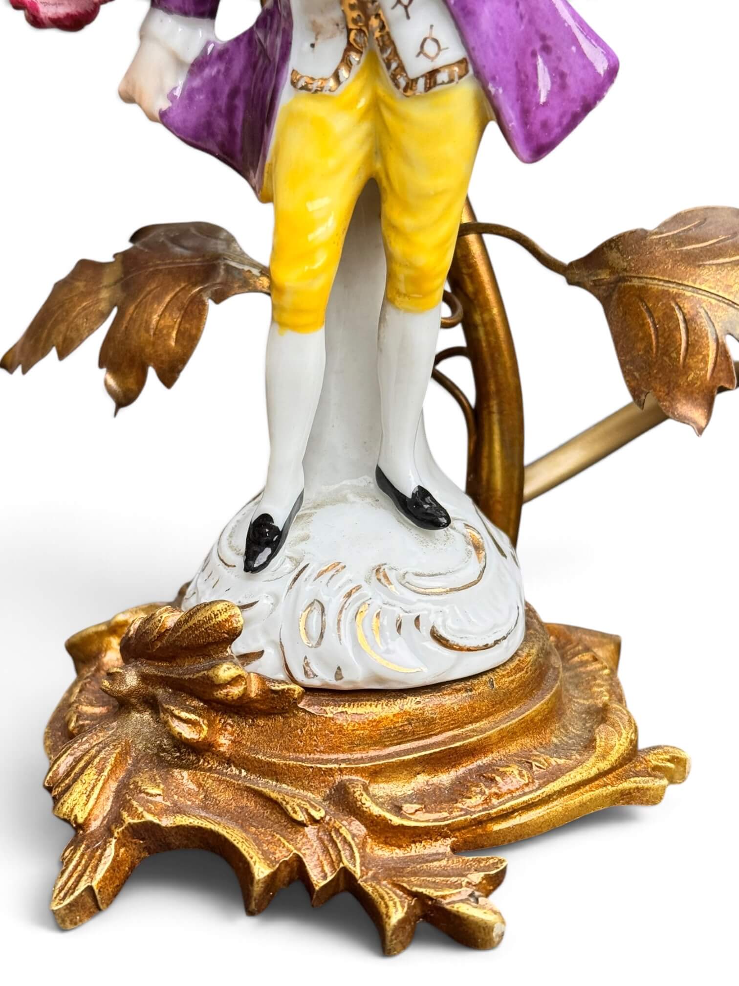 Paire de lampes de chevet en porcelaine et laiton doré